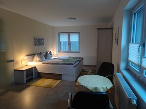 1 bedroom, free WiFi, bed sheets, wheelchair access - Apartment '1 Barrierefrei' with Shared Garden, Balcony and Wi-Fi (Schmiedefeld am Rennsteig)