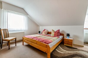 1 bedroom, free WiFi, bed sheets