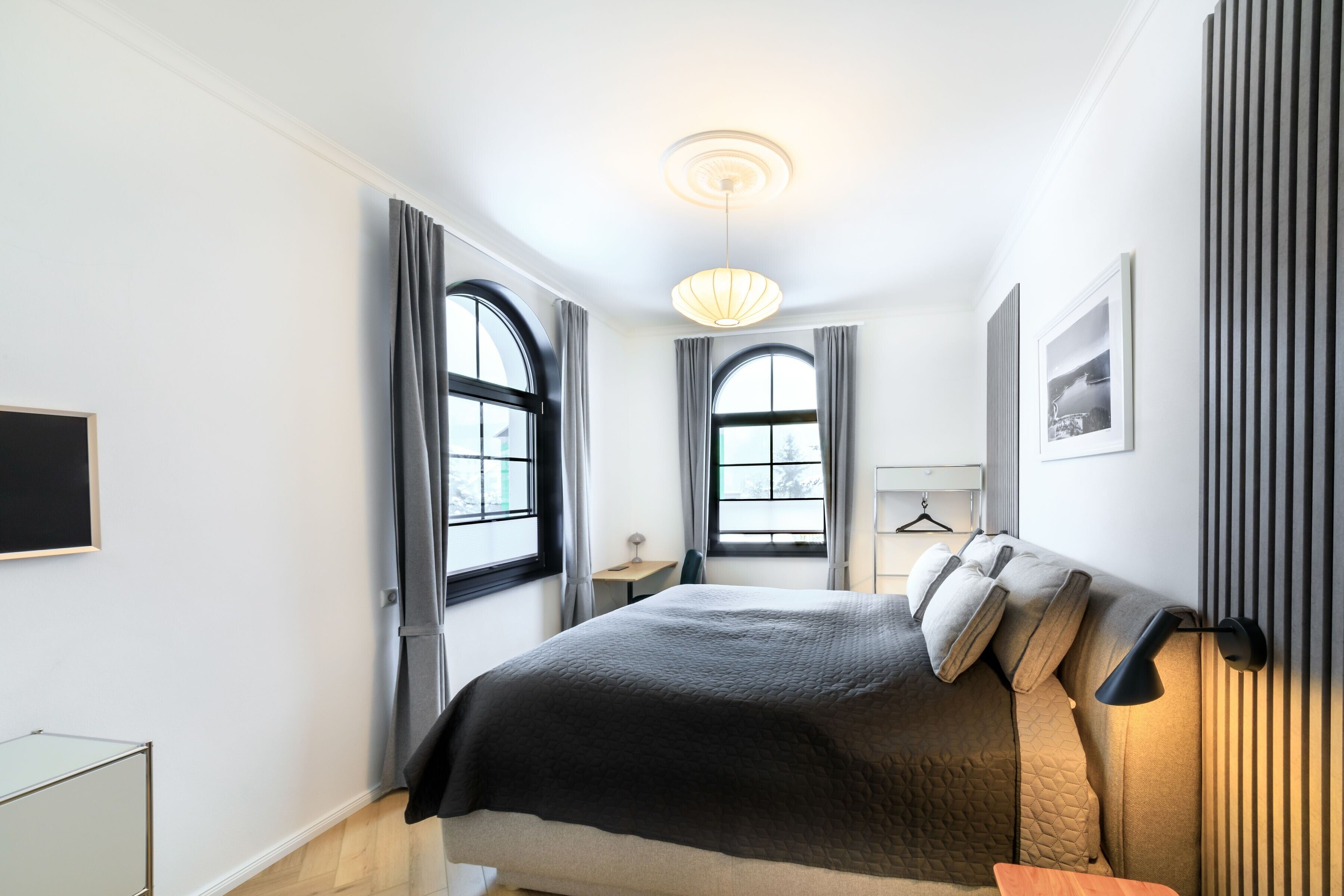 3 bedrooms, WiFi (free), bed sheets