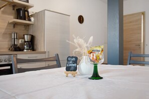 Køleskab, ovn, kogeplade, opvaskemaskine