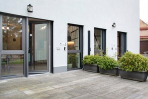 Exterior detail - Apartment 'Kornblume' with Private Terrace, Shared Garden and Wi-Fi (Wittighausen)