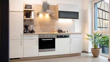 Kühlschrank, Ofen, Herdplatte, Geschirrspüler