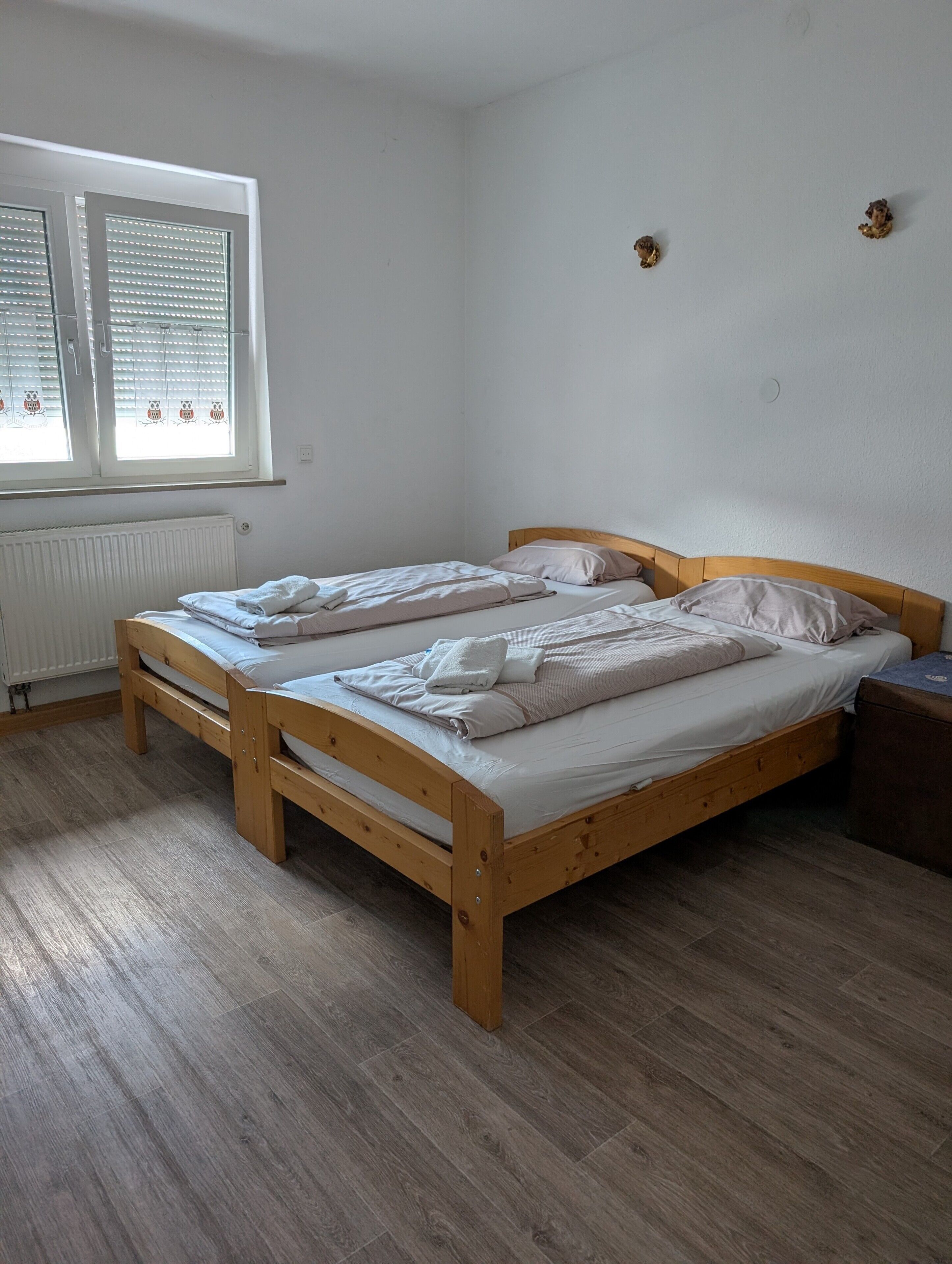 3 habitaciones, escritorio, wifi gratis y ropa de cama 