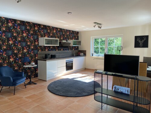 Ferienwohnung Taunusglück" mit privater Terrasse, privatem Garten und WLAN