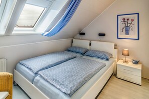 1 bedroom, iron/ironing board, free WiFi, bed sheets - Apartment 'Ferienhaus Raschke' with Sea View, Private Terrace and Wi-Fi (Norderney)