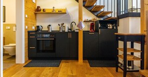 Frigorifero, forno, piano cottura, lavastoviglie