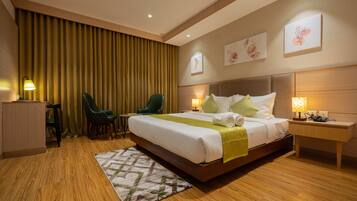 Deluxe Double Room | Minibar, in-room safe, iron/ironing board, free WiFi