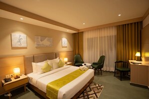 Minibar y caja de seguridad en la habitación 