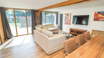 Cottage | Interior