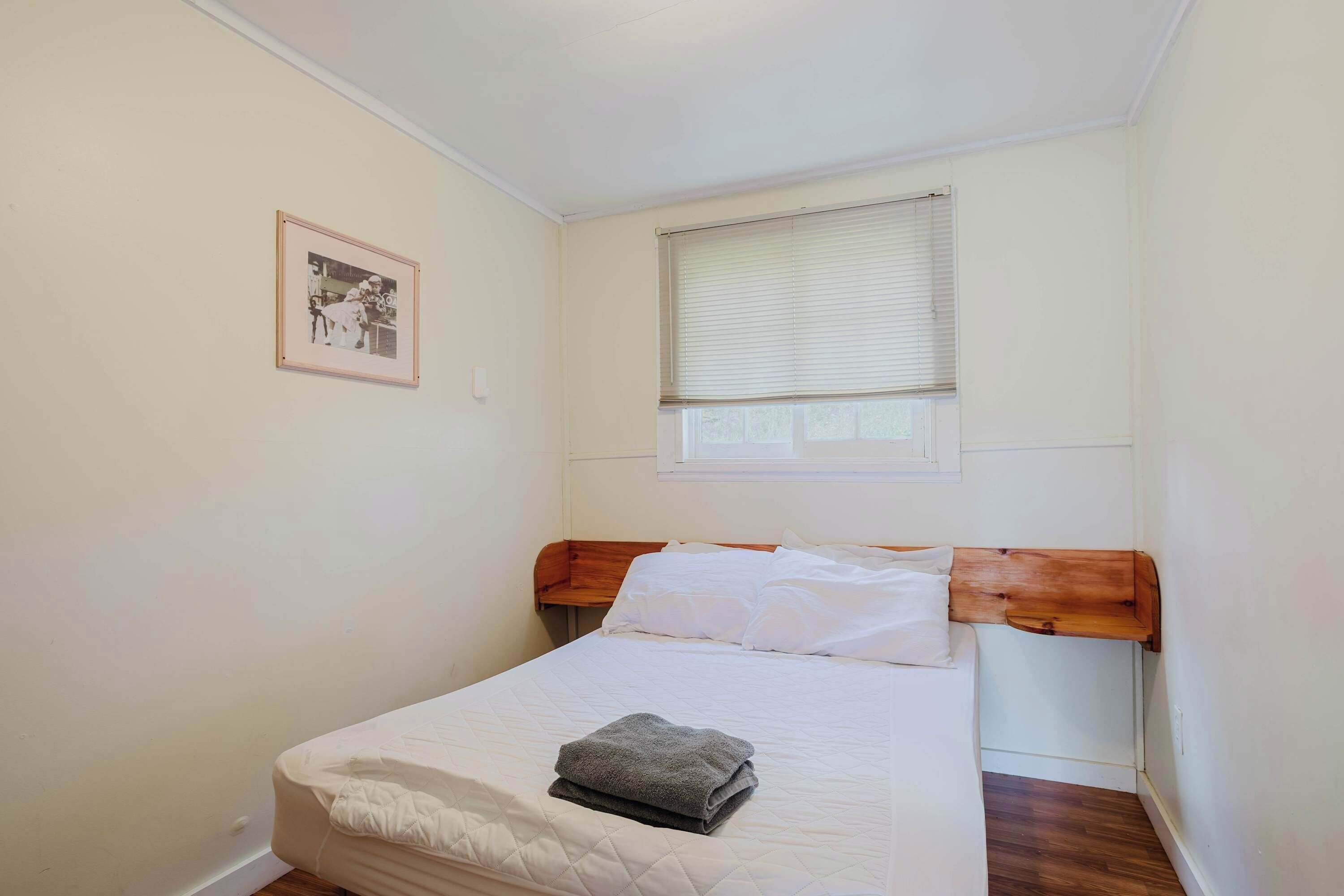 2 多间卧室、床单