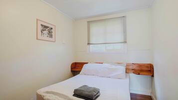 2 bedrooms, bed sheets