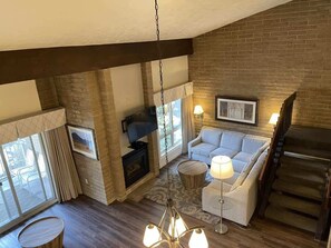 TV, fireplace, offices - 3 BR Alpine Loft in Ski Lodge - 5 min bus to Vail! (Vail)