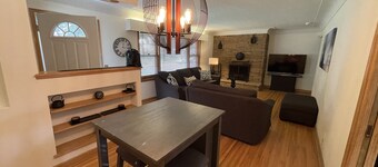 Cozy Home in Victory Pkwy!