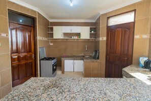 Familienapartment | Eigene Küche | Kühlschrank, Mikrowelle, Kochgeschirr/Geschirr/Besteck