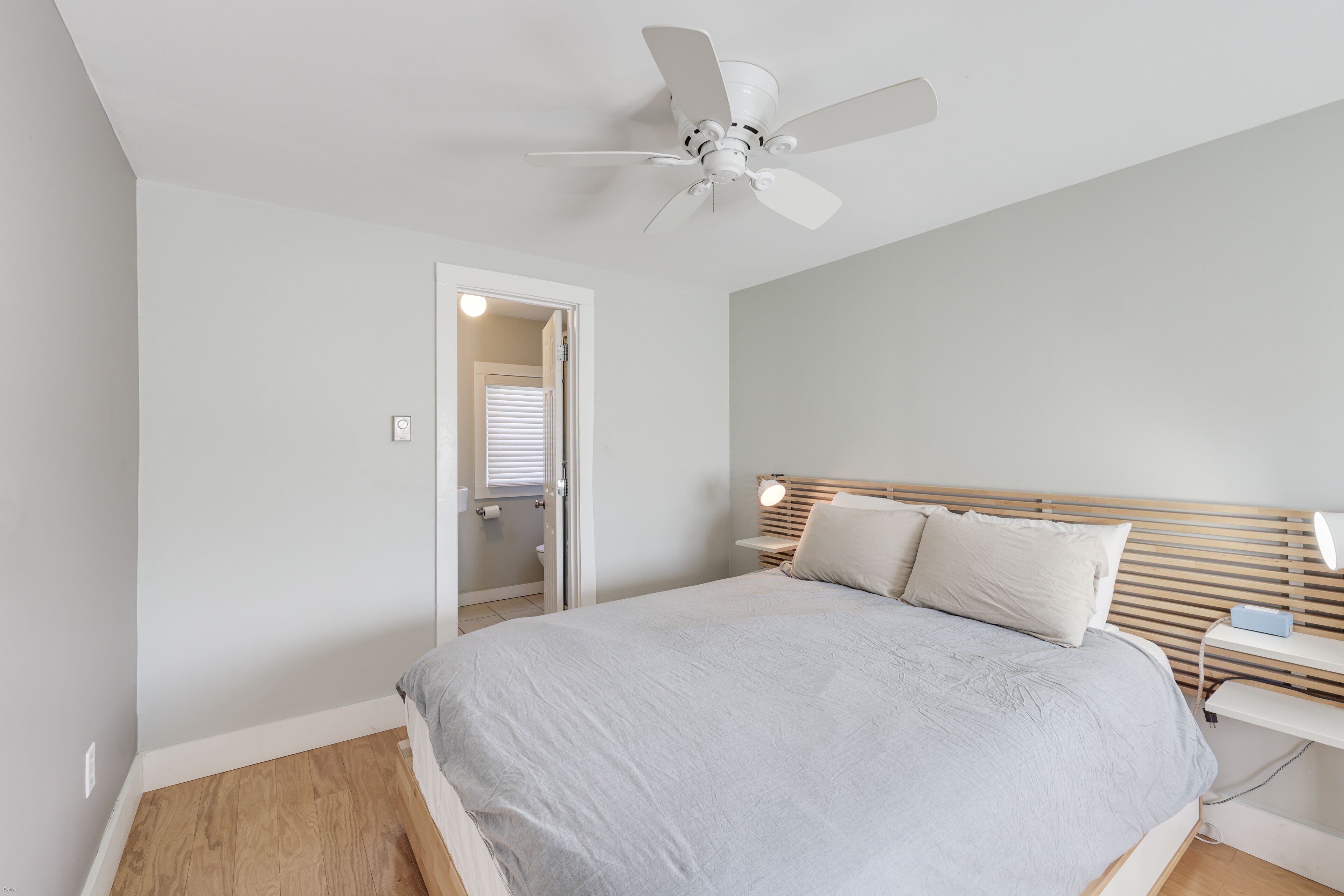 1 bedroom, iron/ironing board, internet, bed sheets