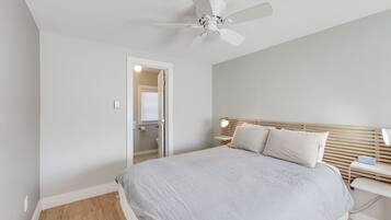 1 bedroom, iron/ironing board, internet, bed sheets