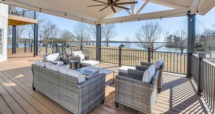 Lake Hartwell Home w/ Dock + Fire Pit!