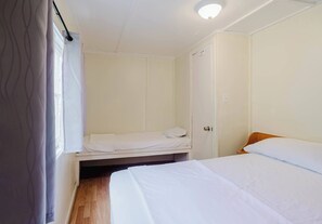 2 bedrooms, bed sheets