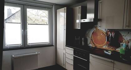 Luxuriöse großzügige Wohnung mit einem Schlafzimmer für zwei Personen