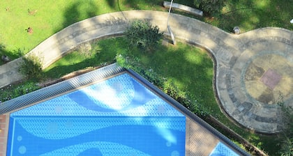 Gorgeous apartment with stunning view and Pool near Santa Fe Mall
