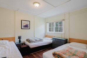 2 bedrooms, bed sheets