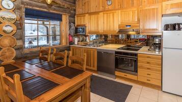 Jääkaappi, mikroaaltouuni, astianpesukone