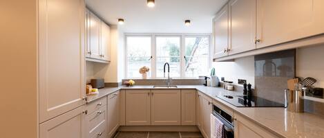 Lavastoviglie, pentole/stoviglie/utensili