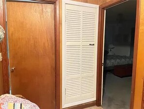 3 bedrooms, bed sheets