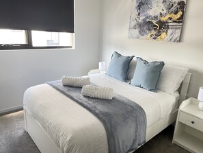 2 bedrooms, iron/ironing board, WiFi, bed sheets - Blackdiamond 504 - Beautiful modern 2bd/2bth apartment + pool, spa, sauna access (Greenway)