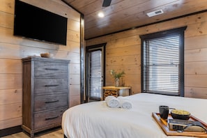 8 bedrooms, iron/ironing board, travel crib, free WiFi