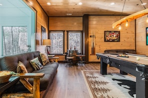 Spielezimmer