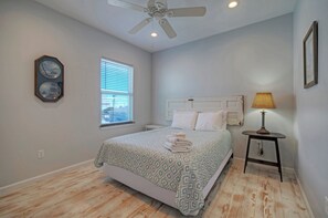 6 bedrooms, iron/ironing board, free WiFi, bed sheets