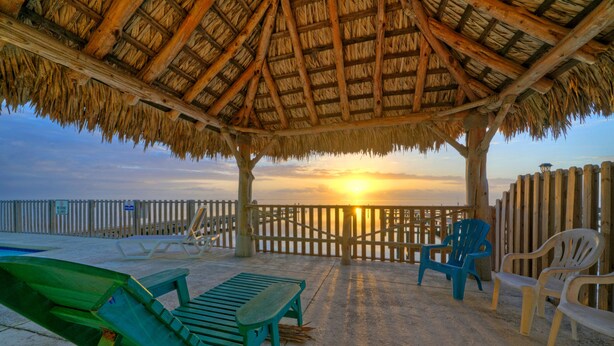 Terrace/patio - 6BDR, Balcony w/ Bay View, Shared Pool + Boat Dock | Keeper Red by AvantStay (Corpus Christi)