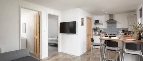 Batterie de cuisine, vaisselle et ustensiles