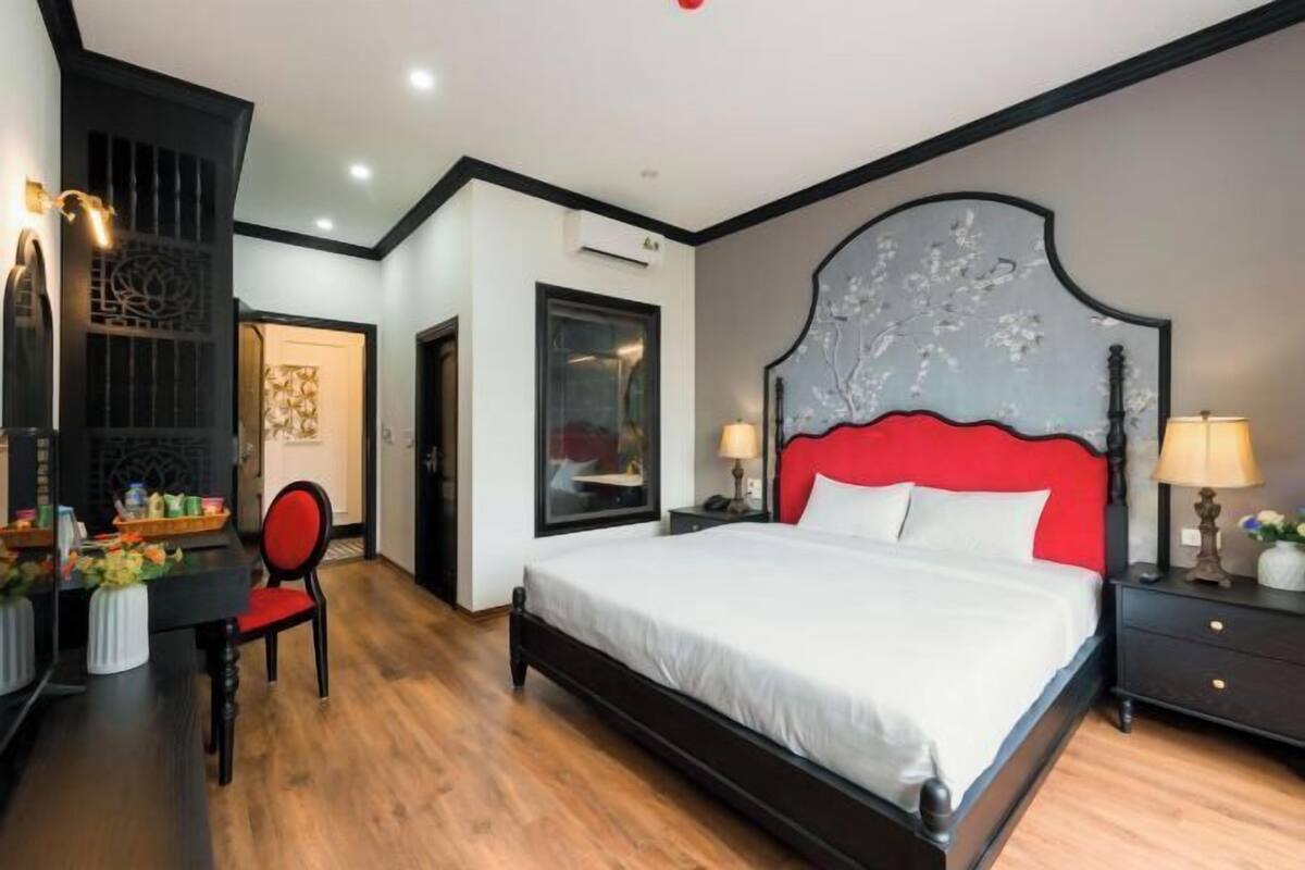 1 habitación, ropa de cama hipoalergénica y escritorio