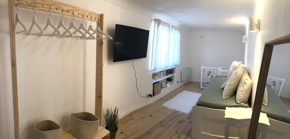 1 bedroom, WiFi, bed sheets