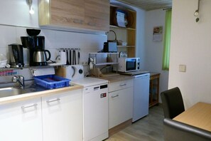 Køleskab, ovn, kogeplade