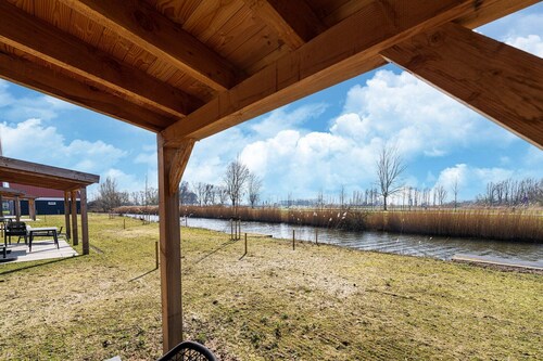 Beautiful holiday home with sauna near Rotterdam