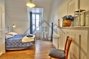 2 chambres, fer et planche à repasser, Wi-Fi gratuit, draps fournis