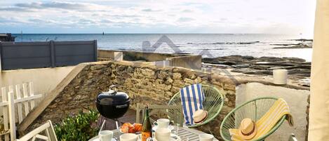 屋外ダイニングエリア