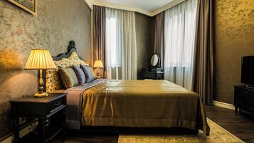 Premium bedding, memory foam beds, in-room safe, individually decorated