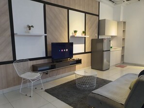 Appartement Standard, 2 chambres, cuisine, vue cour intérieure | Literie de qualité supérieure, matelas mémoire de forme, bureau