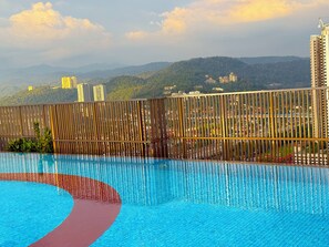 Outdoor pool - 3 Towers Jalan Ampang By Serenity Homes (Kuala Lumpur)