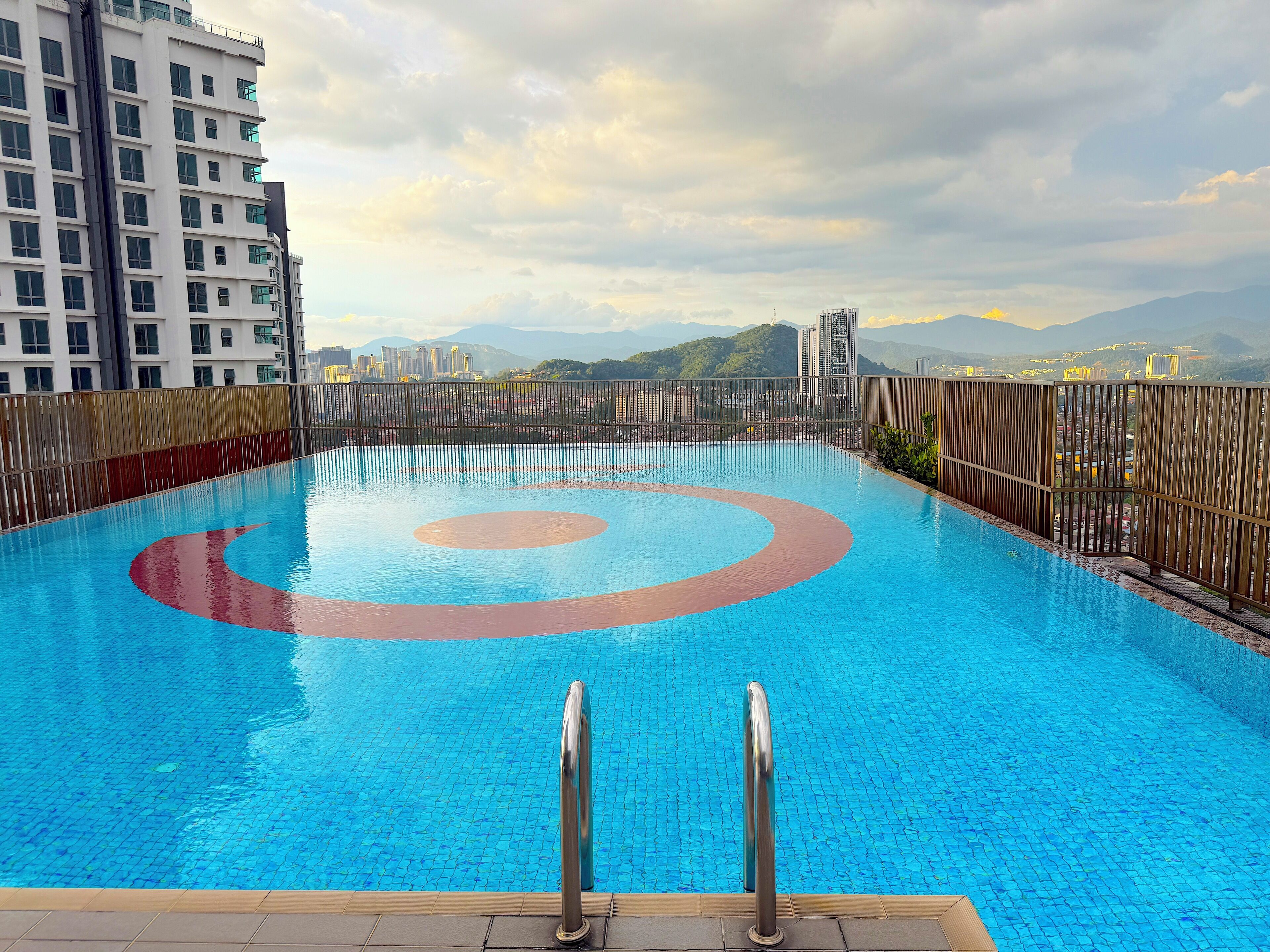 Kolam renang outdoor