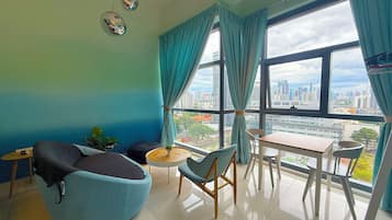 1 bedroom, Egyptian cotton sheets, premium bedding, in-room safe