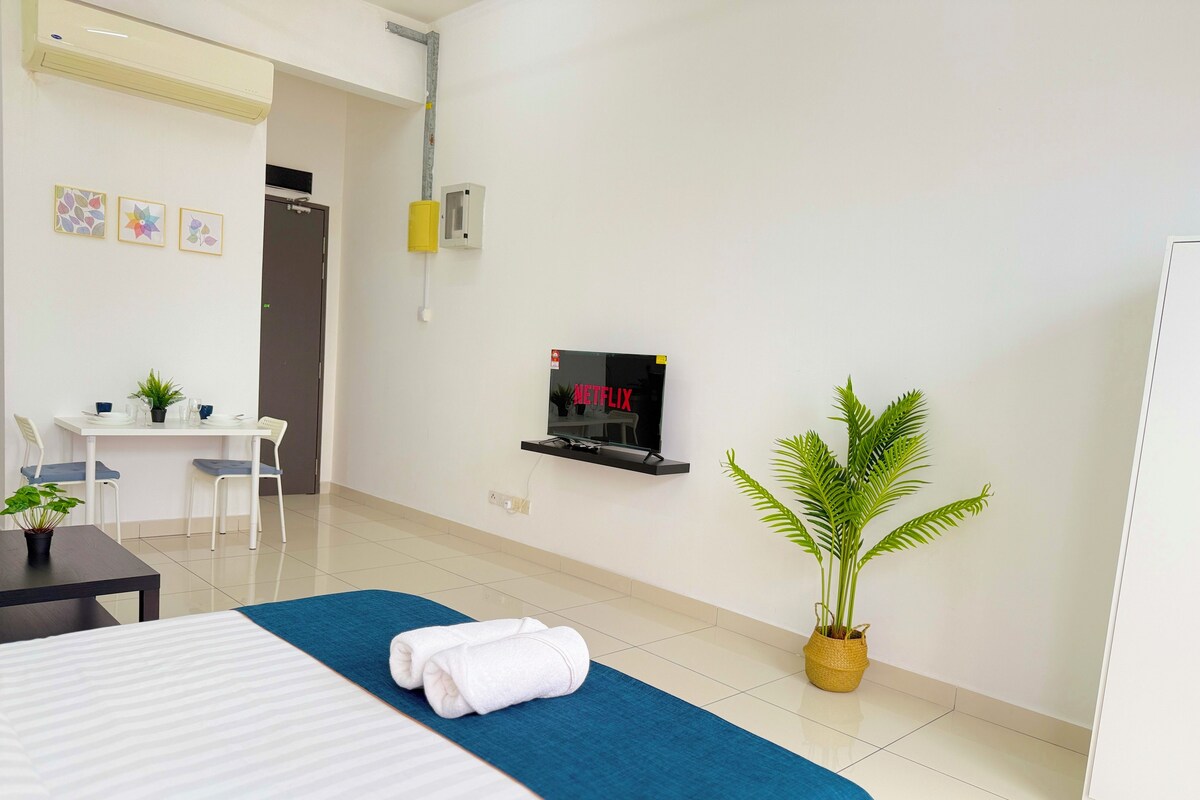 Romantic Studio, Allergy Friendly, Mountain View | Egyptian cotton sheets, premium bedding, in-room safe, desk