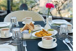 Tägliches Frühstücksbuffet (650 INR pro Person)