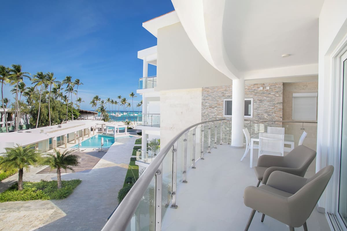 Premium Suite, 3 Bedrooms, Beach View | Terrace/patio
