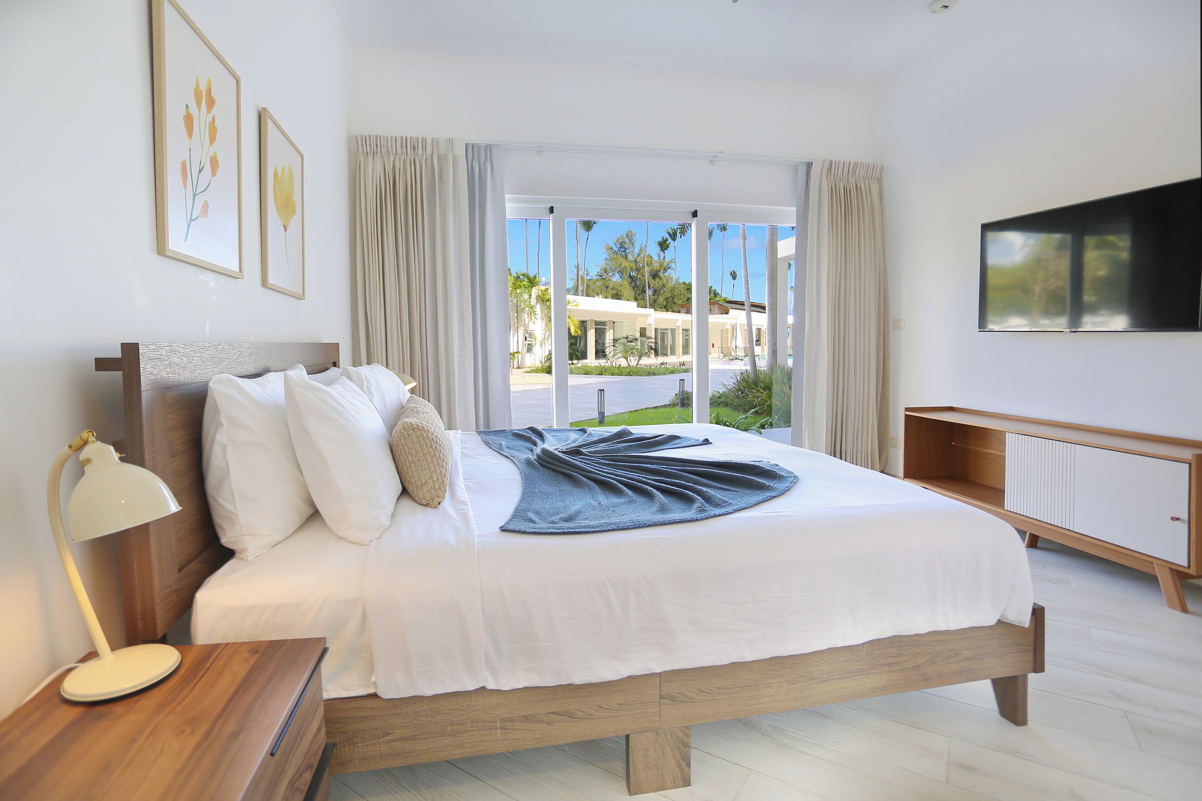 Premium Suite, 3 Bedrooms, Pool View | Individually decorated, individually furnished, blackout drapes