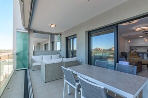 Outdoor dining - Los Camaleones - Haraganes Beach HLHC3103PE7 (Isla Canela)